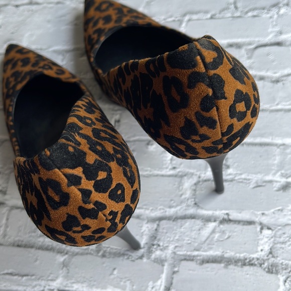ZARA | Leopard print pointed stilettos - Picture 7 of 10